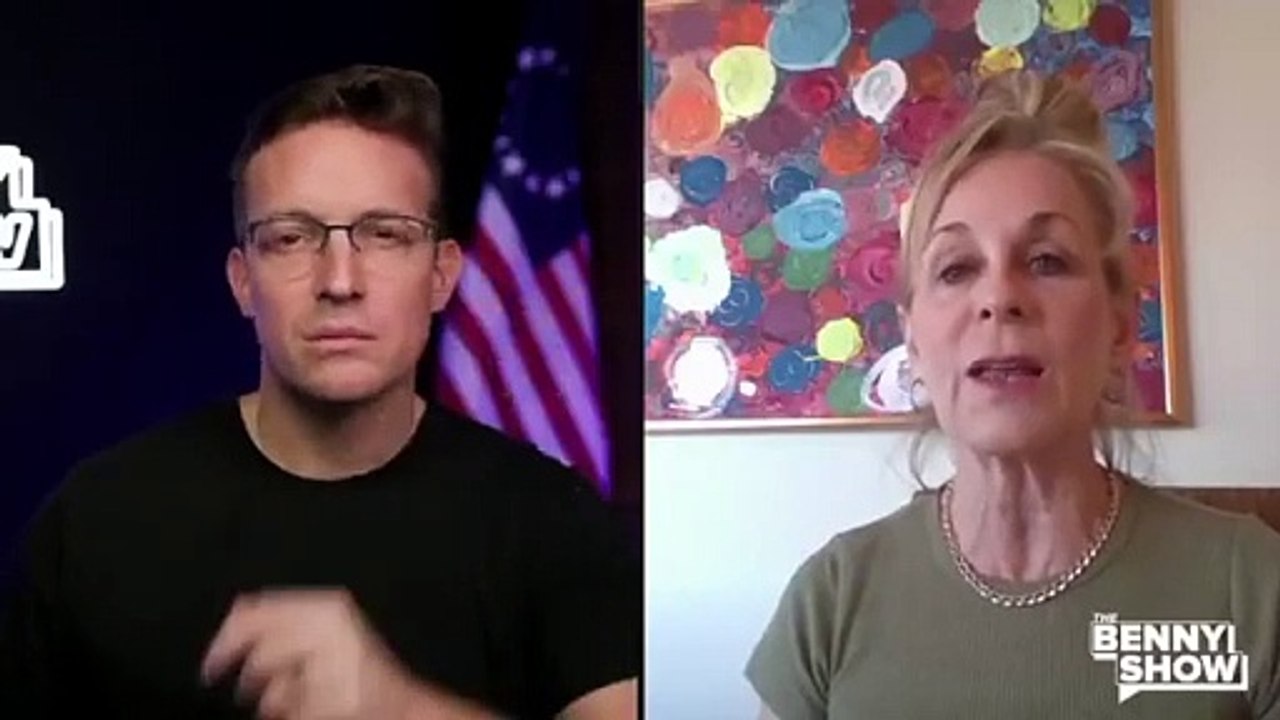 🚨SHOCK- New Jersey Mayor tells me she has personally seen dozens of “SUV-sized” craft invading town’s airspace. She lives next to Trump’s Residence and fears a foreign attack. “I don't know if