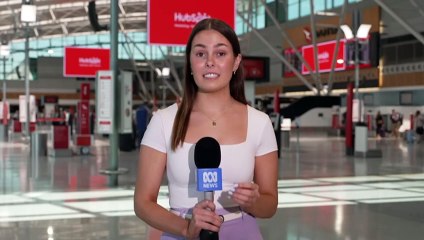 Almost 500 Qantas engineers have walked off the job for 24 hours