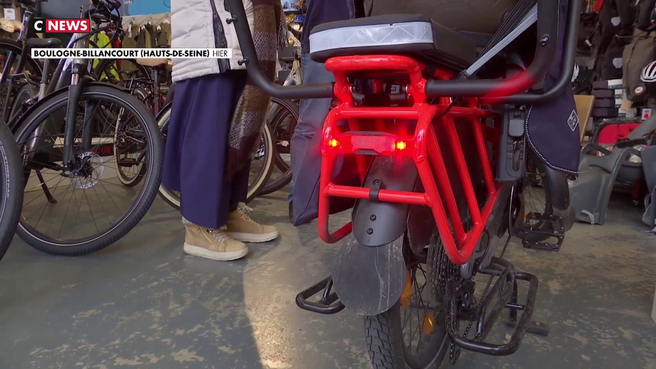Vélo : le feu clignotant rouge arrière interdit