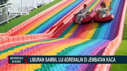 Wahana Jembatan Kaca di Gianyar Bali Uji Adrenalin Wisatawan