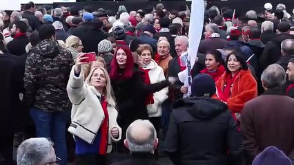 Özgür Özel: Silkeleme zeytin ağacında olur