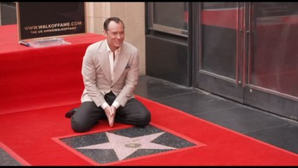 Jude Law ottiene la stella sulla Hollywood Walk of Fame