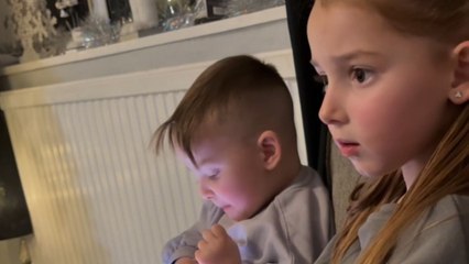 Grinch makes a hilarious surprise visit to get kids to obey mom