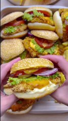 Baked HamBurger Buns With Crispy Chicken Burgers