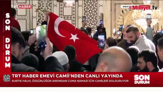 Emevi Camii'nde Türk bayrağı