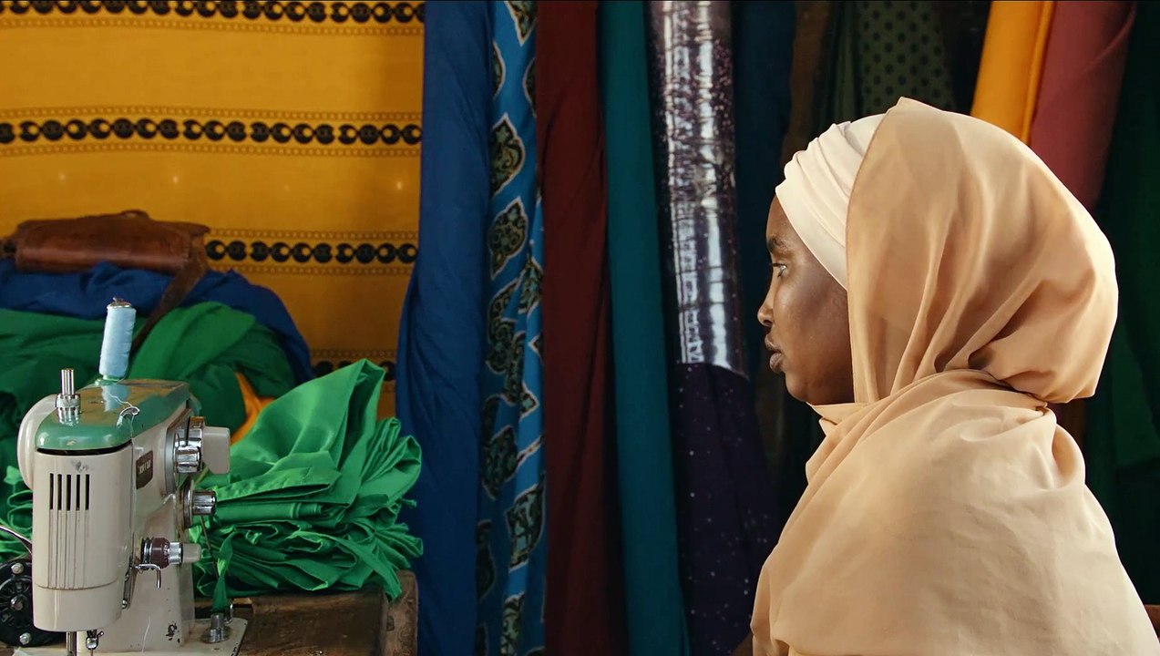 Le Village aux portes du paradis Bande-annonce VO STFR