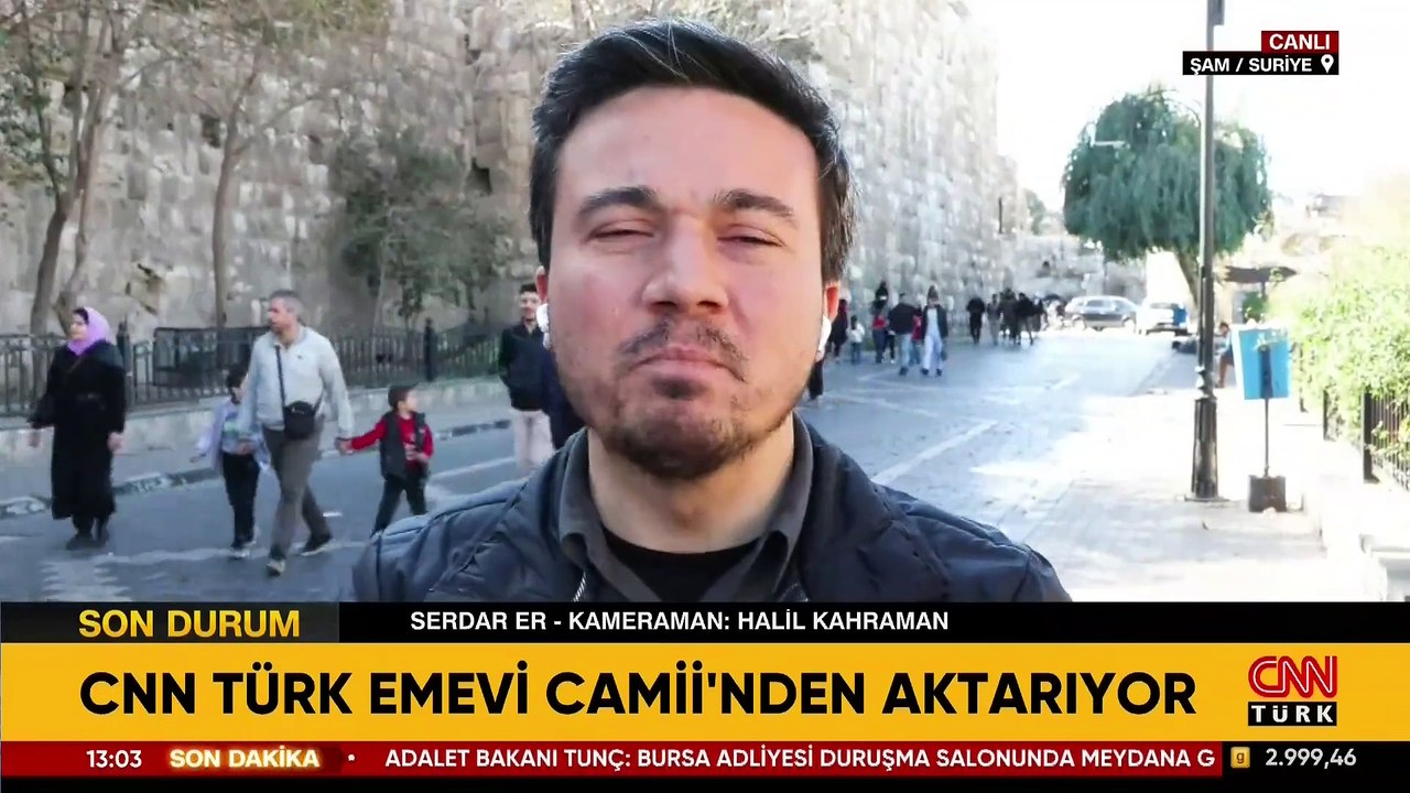Şam'da Emevi Camii'nde 'Cuma coşkusu'