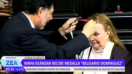 Ninfa María Deándar Martínez recibe la medalla Belisario Domínguez