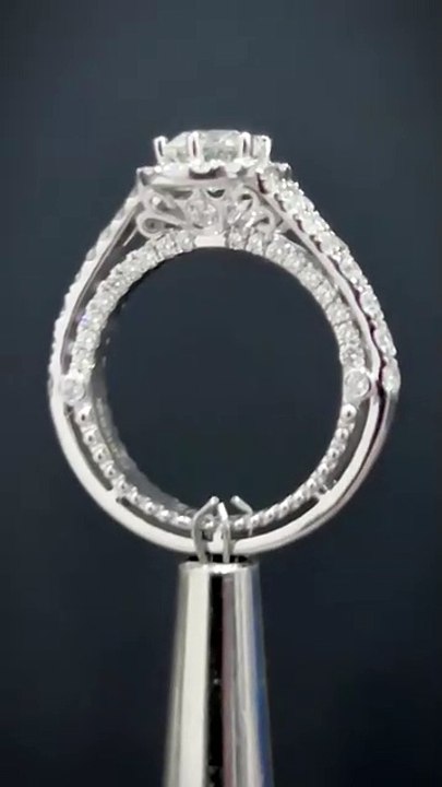 Engagement Magic: 18K Solid Gold and Stunning Round Cut Diamond Wedding Ring Promise Ring #shorts