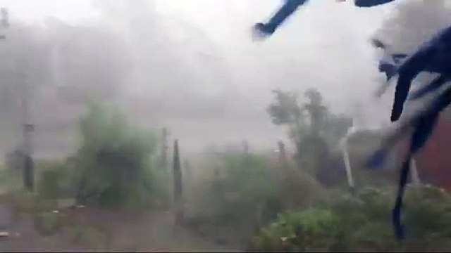 Tormenta severa con ráfagas fuertes de viento en Bragado