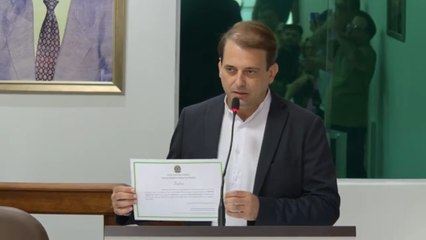 Na diplomação, Bal Lins se emociona ao citar a mãe e o pai, que tem Alzheimer: “Me ensinaram tudo”