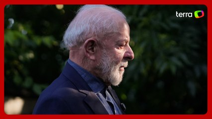 Lula deixa UTI e faz caminhadas pelos corredores do hospital
