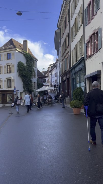 LES CHARMANTES rues commerçantes de Bale