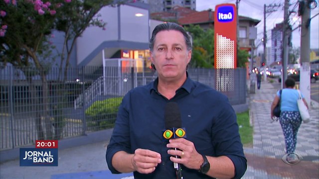 Banco Itaú acusa ex-diretor financeiro de contratar serviços de sócio