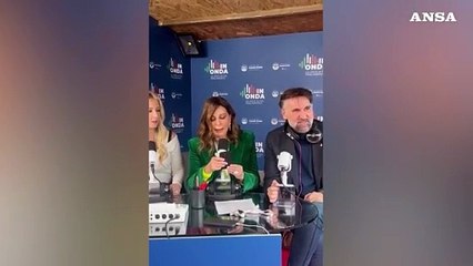 Atreju, Santanche' canta "Sono una donna non sono una santa"