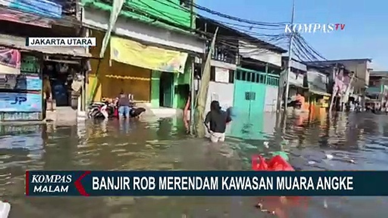 Banjir Rob dengan Ketinggian 1 Meter Rendam Permukiman Warga dan Ruas Jalan di Muara Angke