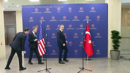 Blinken diz à Turquia que é 'imperativo' combater jihadistas do EI na Síria