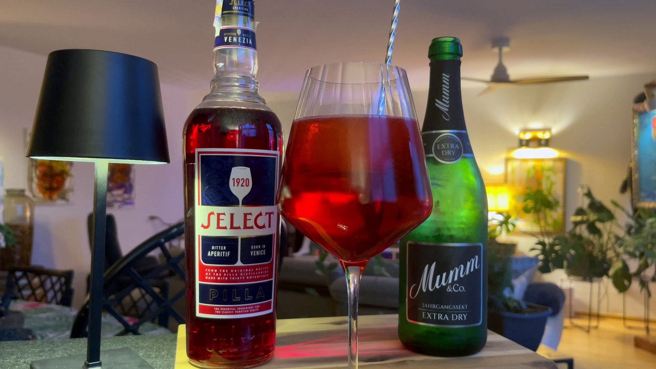 Yank 🇺🇸 Solving the Guardian 🇬🇧 Friday Quick Crossword! The Yank Got Slapped Today! OUCH!!! 😂So Come in, Take a Sip, & Wine Down! Let's Solve This Together! 🍷