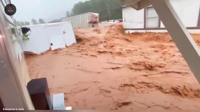 _75 Shocking Natural Disasters Ever Caught on Camera!_