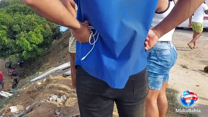 Grave acidente em Mutuípe, carro desce ladeira desgoernado e bate na Maçonaria