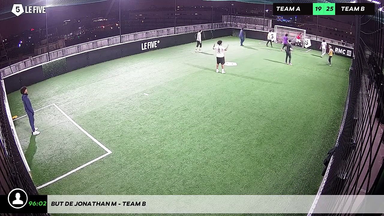 But de Jonathan M - Team B