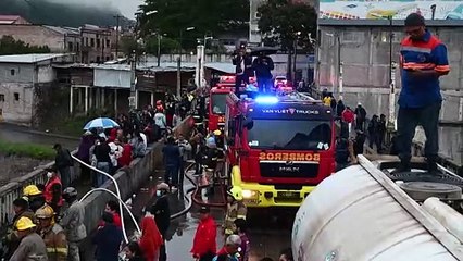 Incendio destruye un centenar de negocios en mercado de capital de Honduras