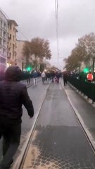 Vatandaş raylarda çilekeş, İmamoğlu vatandaşa serkeş
