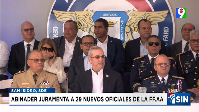 29 oficiales juramentados por Abinader | Emisión Estelar SIN