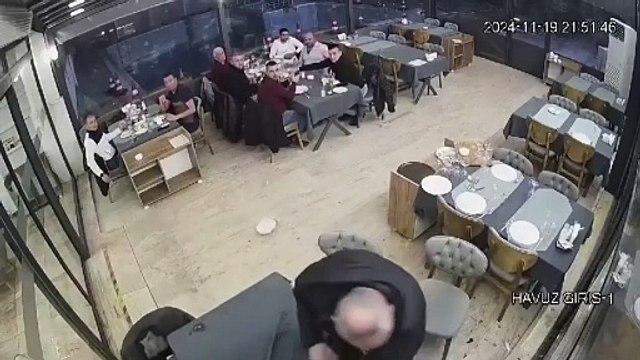 CHP’li Meclis üyesinden şiddetin kralı! Gazetecinin kafasında bira şişesi kırdılar