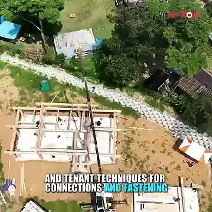 Building a house frame entirely out of wood using traditional methods