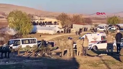 Bir karış toprak için birbirlerine girdiler!