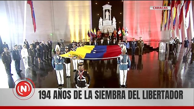 Conmemoran 194 años de la partida física de El Libertador Simón Bolívar con izada de bandera