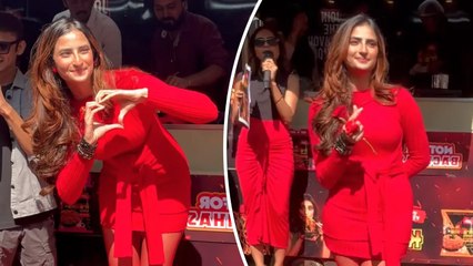 Shweta Tiwari की बेटी Palak Tiwari ने Red Mini Dress में दिखा Tempting Look