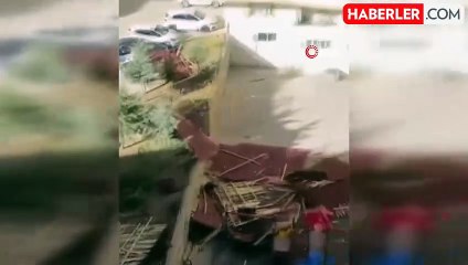 Mardin'de Şiddetli Fırtına Çatı Uçurdu