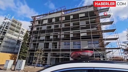 İnşaatın iskelesi devrildi: 1'i ağır 3 yaralı