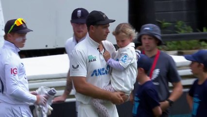 Stokes leads England guard of honour for retiring Southee