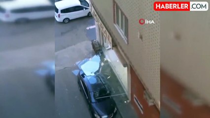 Mardin'de Şiddetli Rüzgar Camı Düşürdü, Araçta Hasar Oluştu