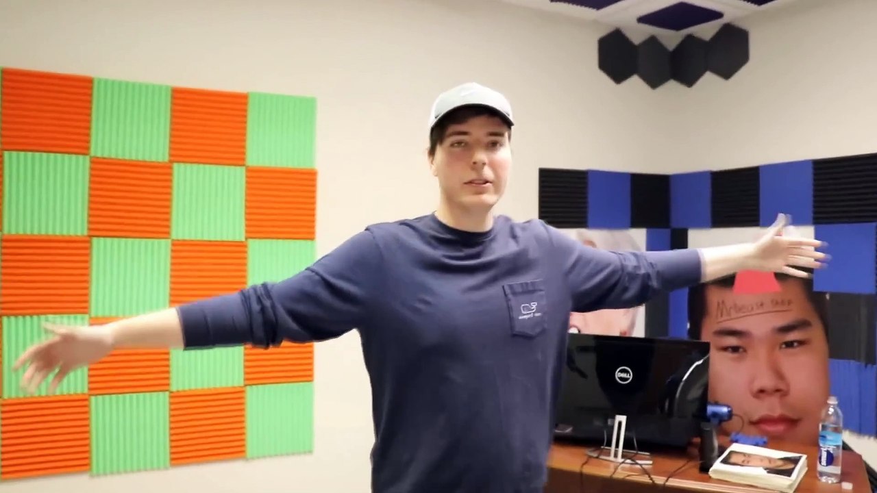 Giving My Mom $100,000 (Proudest Day Of My Life)