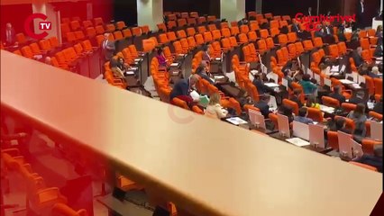 AKP’nin tabutu CHP sıralarına kondu