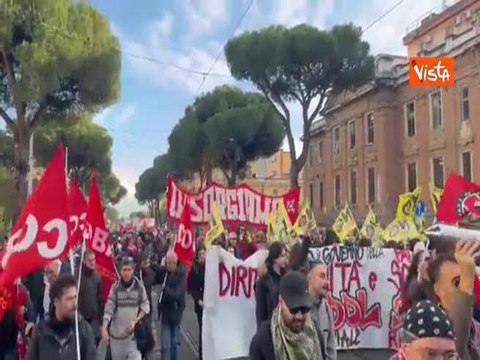 Manifestazione contro il decreto sicurezza: “Siamo migliaia, no alla repressione”