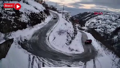 Minibüsün dereye yuvarlanması kamerada: 1 ölü, 1 yaralı