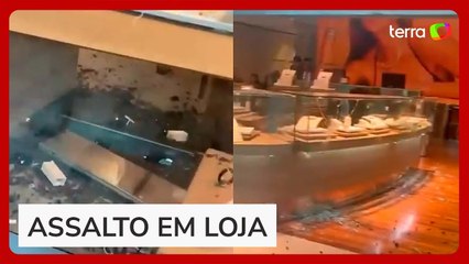 Homens armados assaltam joalheria dentro de um shopping em Manaus
