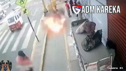 Mulher é engolida por calçada após explosão; entenda o caso