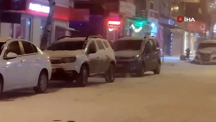 Ardahan'da yoğun kar zor anlar yaşattı