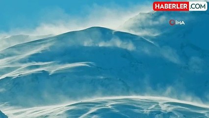 Süphan Dağı'ndaki Kar Fırtınası Göz Kamaştırıyor
