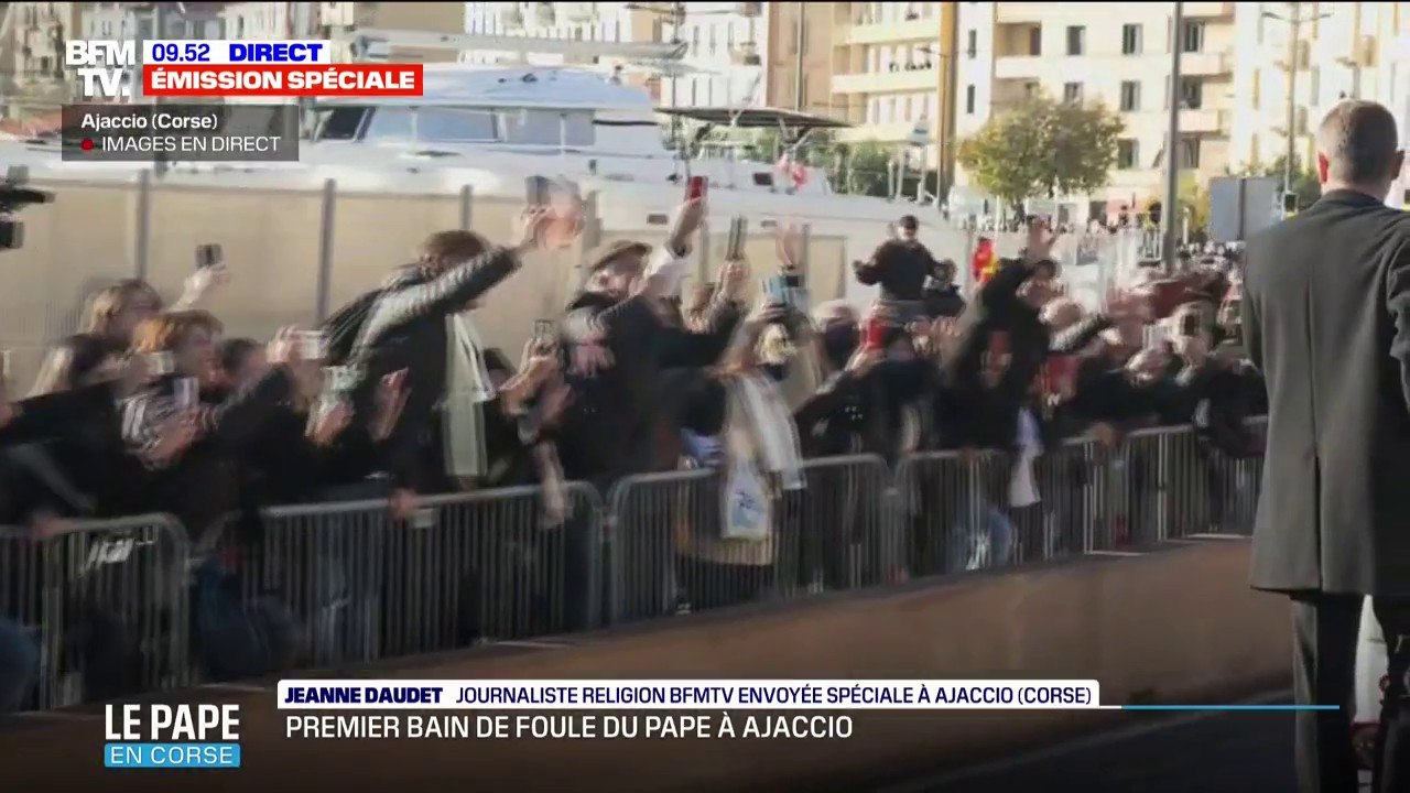Pape François en Corse: "Toutes les générations sont rassemblées le long du parcours", témoigne notre journaliste sur place