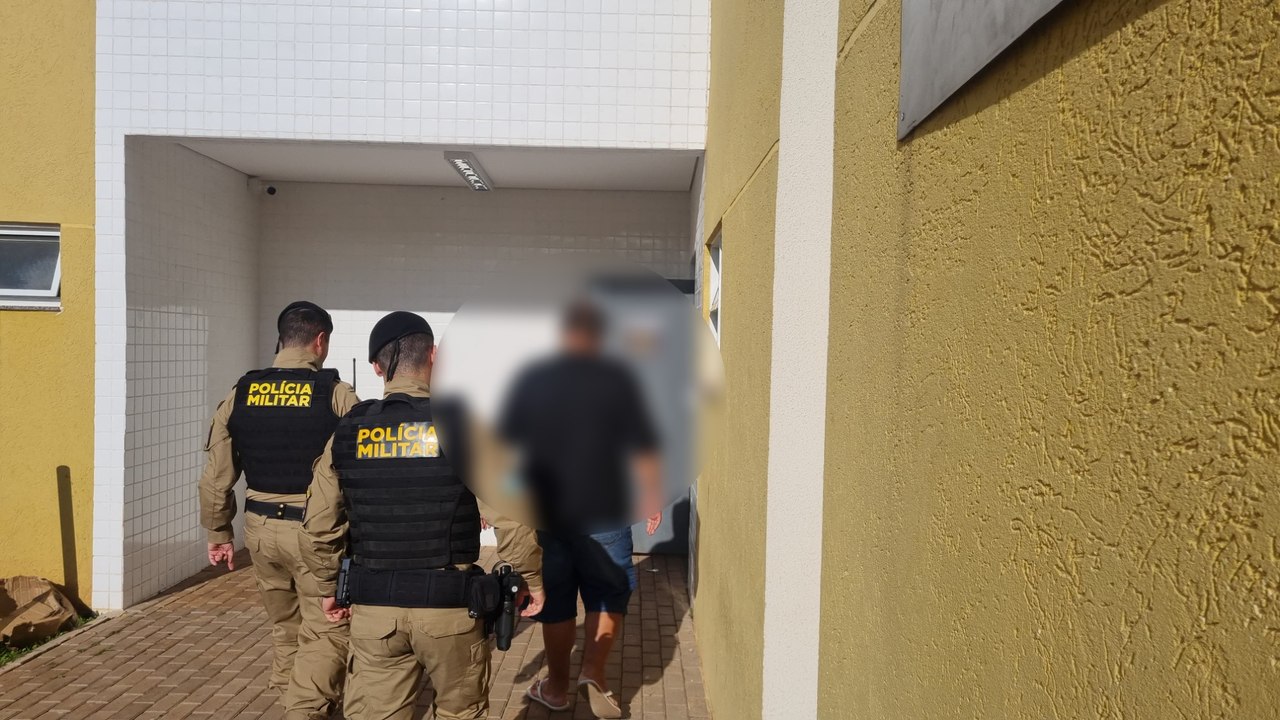 Após balada, casal discute e homem é preso acusado de agredir companheira