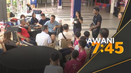 10 pemain berlatih di Akademi Badminton Malaysia