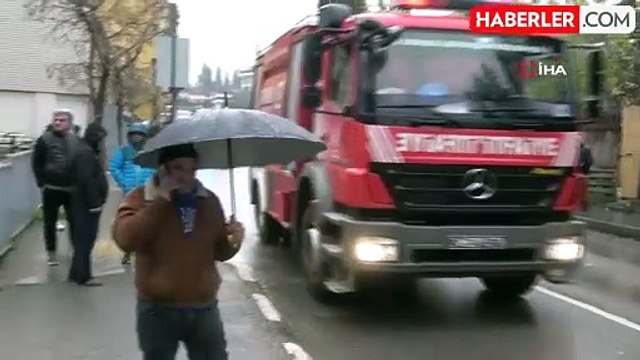 Kartal'da Yolcu Minibüsü Alev Alev Yandı, 20 Yolcu Tahliye Edildi