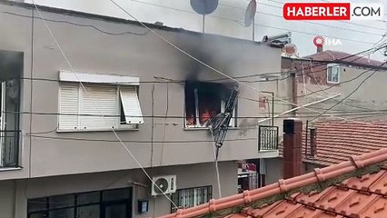 Alaşehir'de 2 Katlı Binada Yangın Çıktı